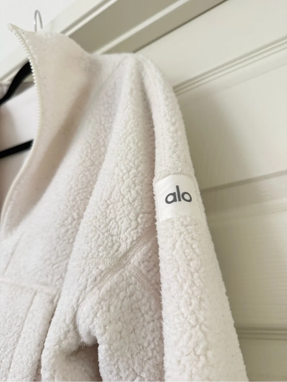 ALO Yoga excellent lightly